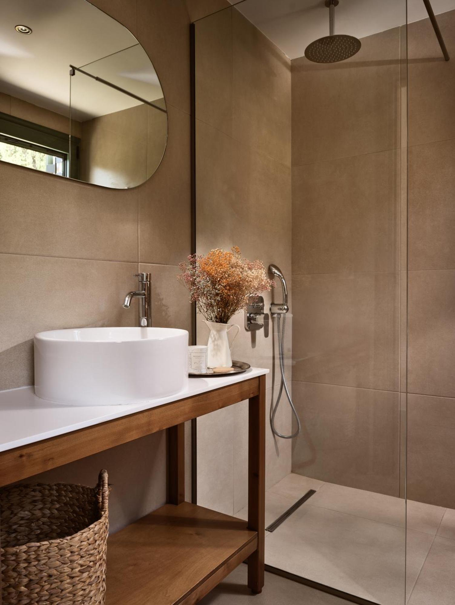 Villa Phi Simple Living Quarters *